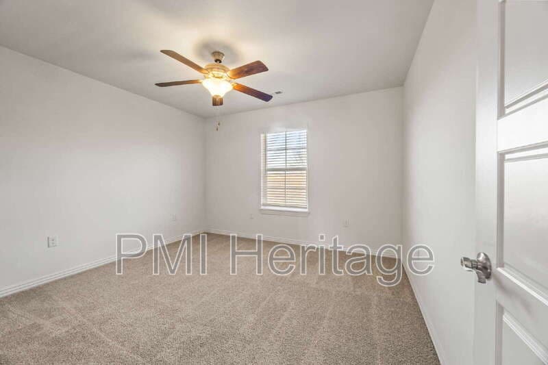 Bentonville House: 5802 Southwest Teppee Avenue
