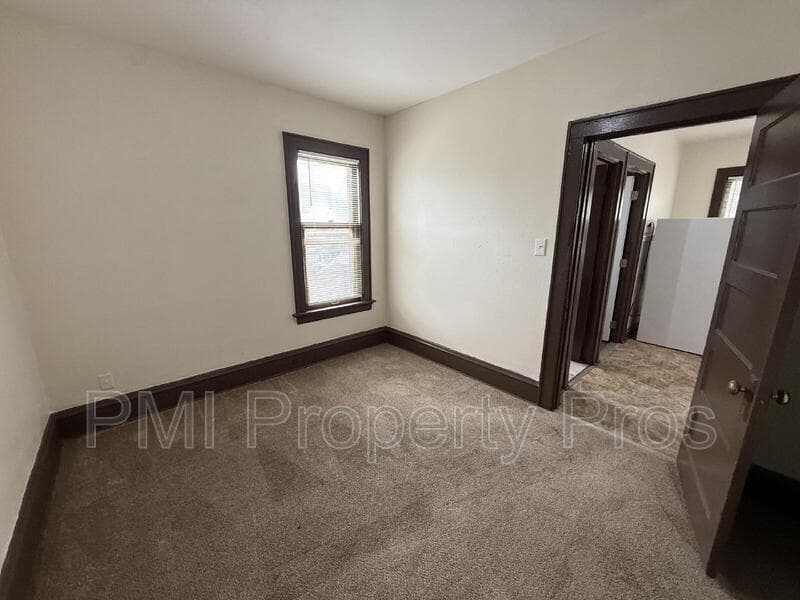 Milwaukee Condo: 2532 N 37th St