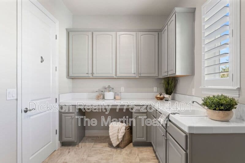 Reno House: 9915 Sea Breeze Lane