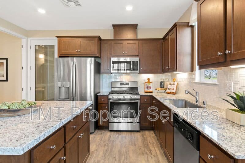 Sacramento Townhome: 23 Advantage Court