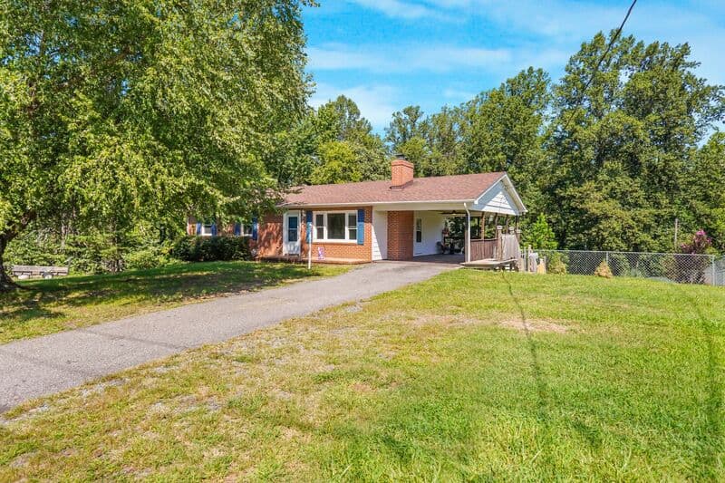 Fredericksburg House: 195 Berea Church Road