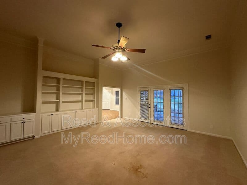 Olive Branch House: 7161 Lauren Lane
