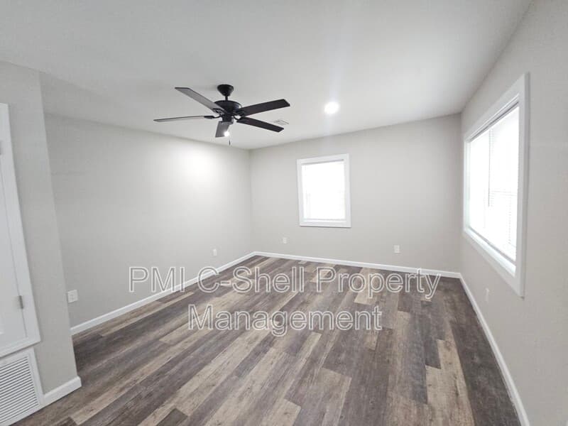 Pensacola House: 3258 Peagler Plaza Rd