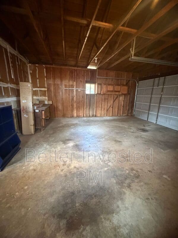 Ukiah House: 611 Tokay Ave