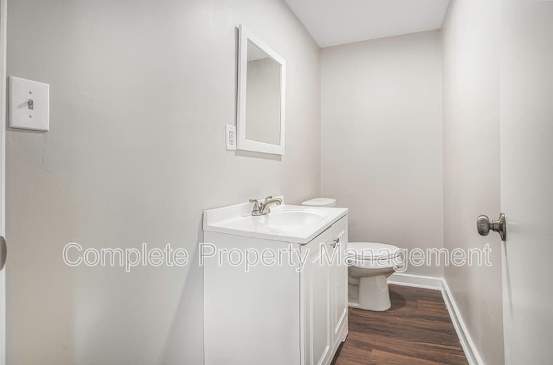 Birmingham House: 3613 Maple Avenue Southwest