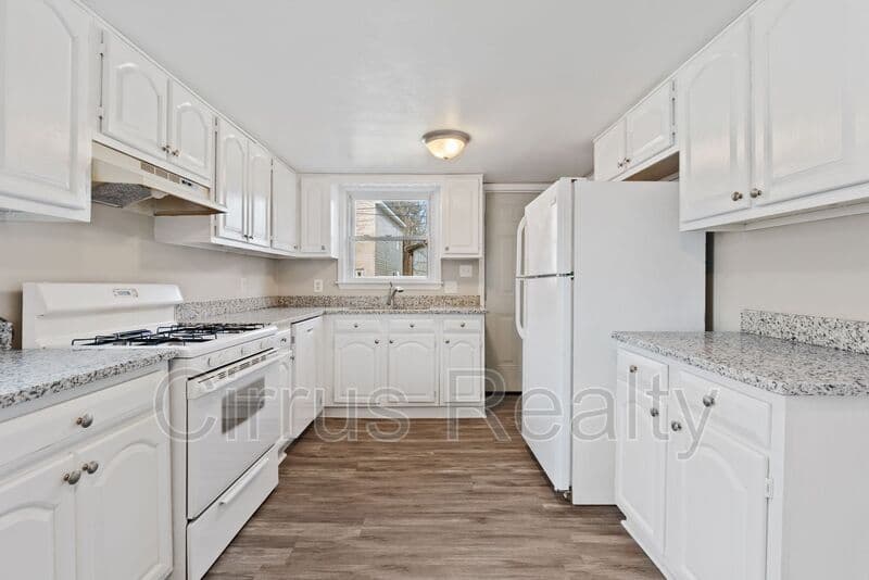 Portsmouth House: 6 Worden Pl