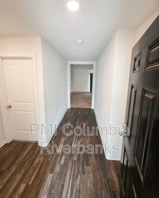 Elgin House: 218 Sundew Rd