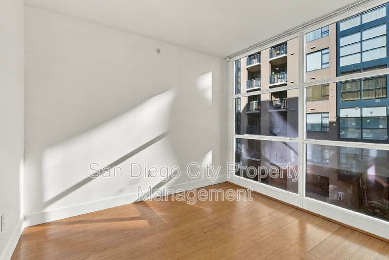 San Diego House: 530 K Street