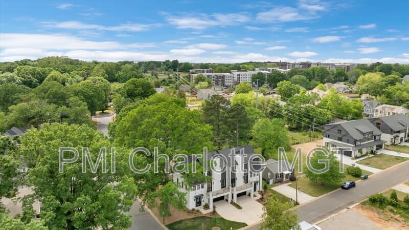 Charlotte House: 428 Dover Ave