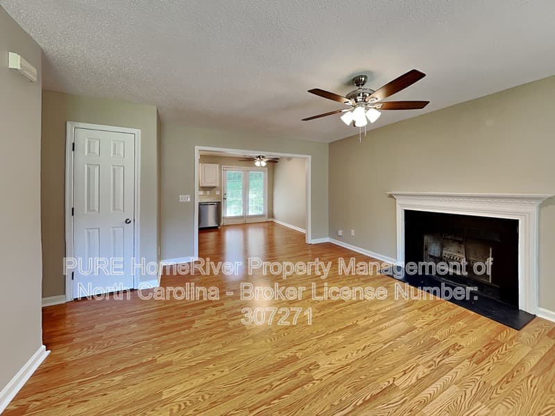 Greensboro House: 822 Banner Oak Ct