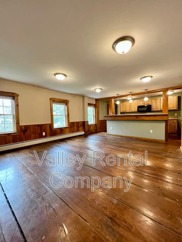 Hadley Condo: 94 Bay Road - 2