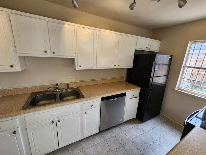 Decatur Condo: 3250 Strawberry Lane