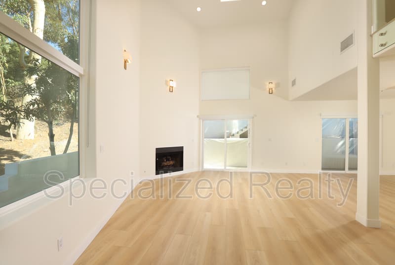 Los Angeles House: 1827 Hill Drive