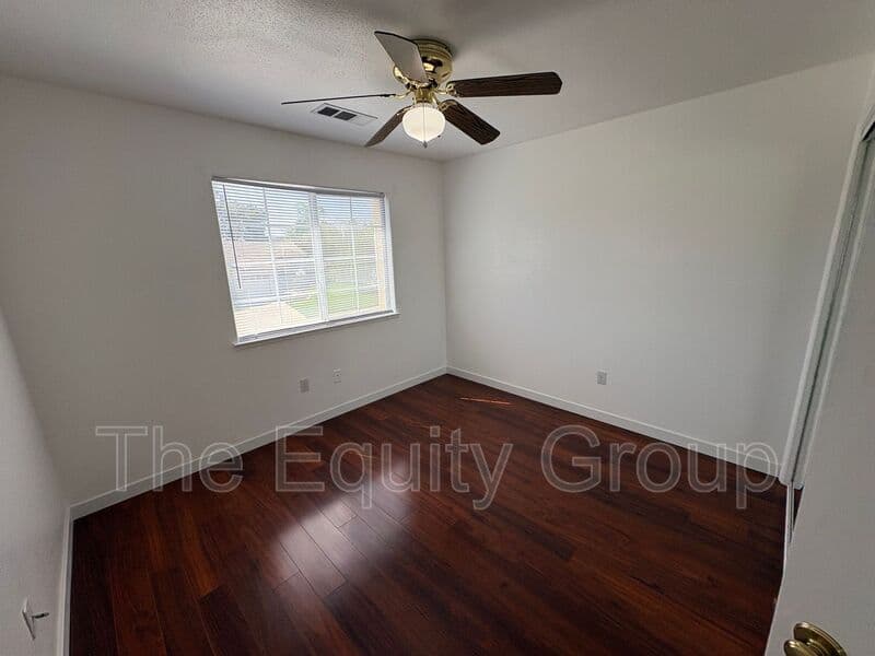 Visalia House: 5730 West Monte Verde Ct