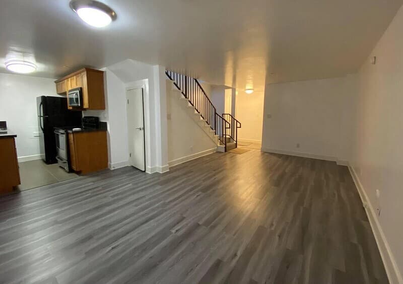 Los Angeles Condo: 10982 Roebling Ave