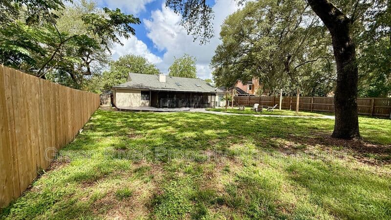 Jacksonville House: 12955 Julington Ridge Drive E