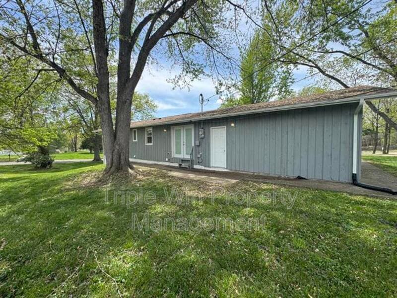 Saint Charles House: 710 Jungs Station Rd