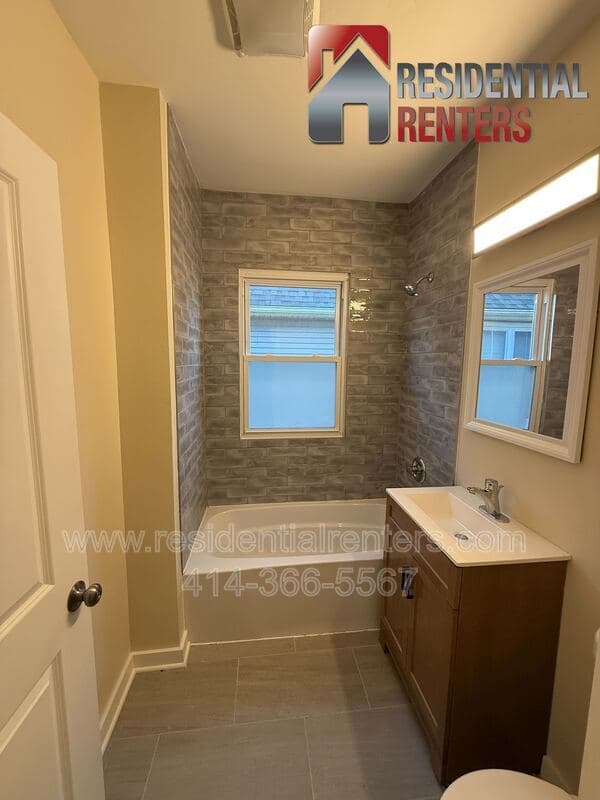 Milwaukee Condo: 3122 N 28th Street
