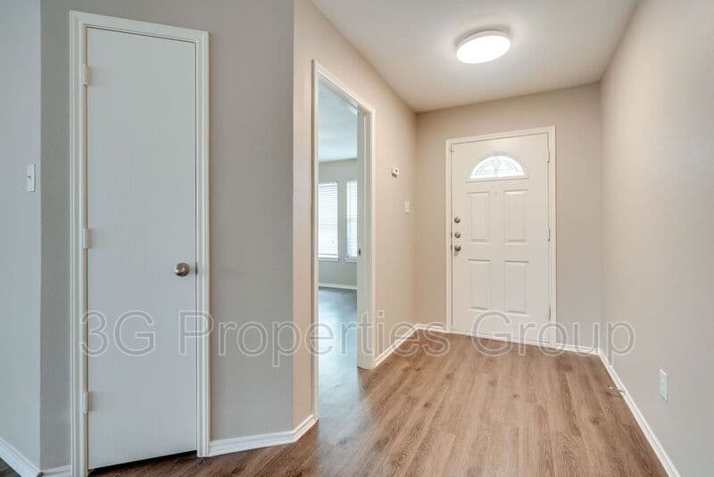 Justin House: 1901 Foxfield Wy