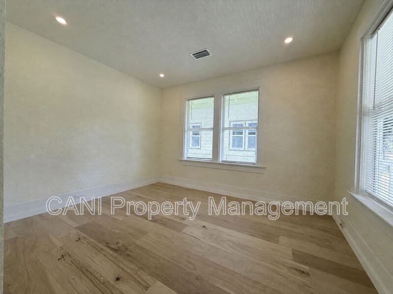 Daytona Beach House: 140 Kingston Ave
