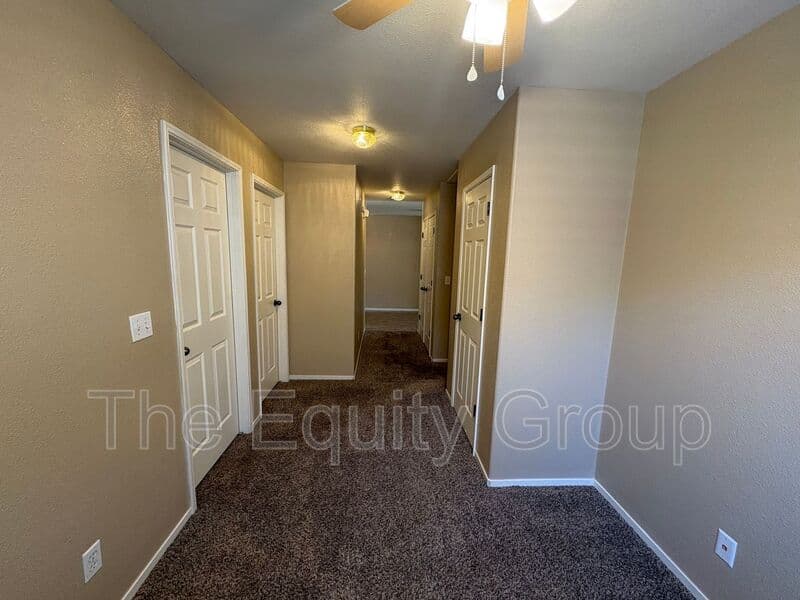 Visalia House: 2967 West Jerome Ave