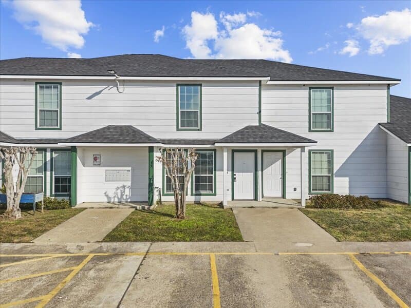 Dickinson Townhome: 2106 St Lucia Calle
