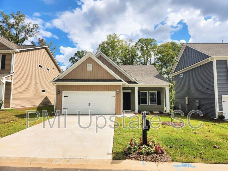 Fountain Inn House: 743 Fountainbrook Ln