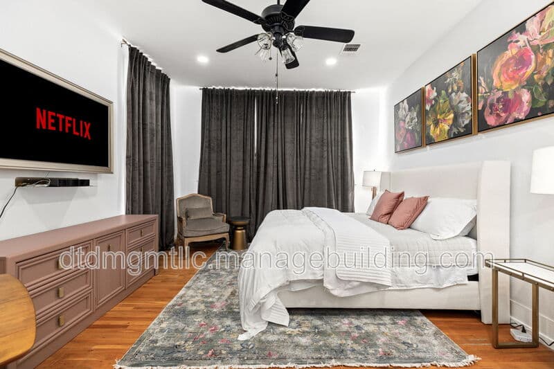 San Antonio Condo: 110 East Craig Place