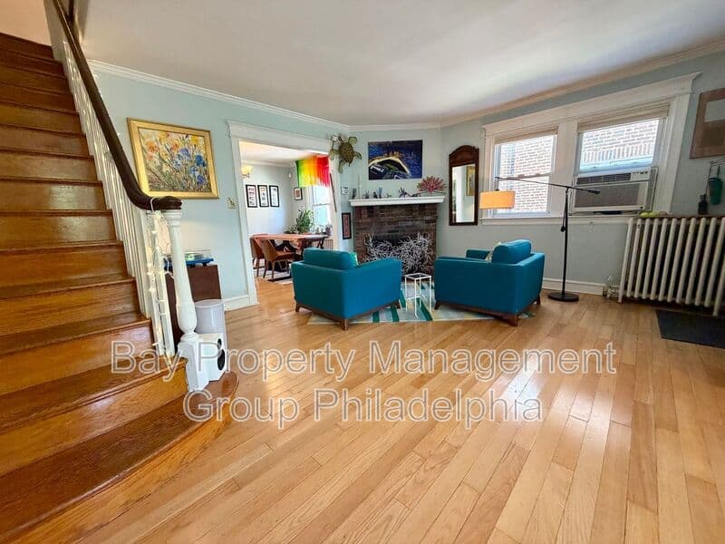 Upper Darby House: 216 Glencoe Rd