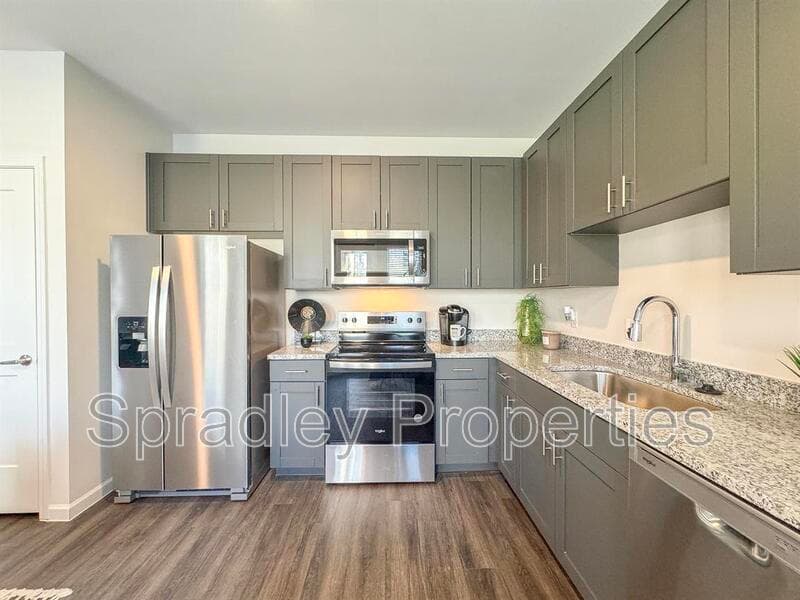 Belton Condo: 710 Shine St