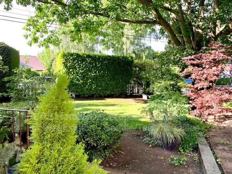Seattle Condo: 2253 E Roanoke St