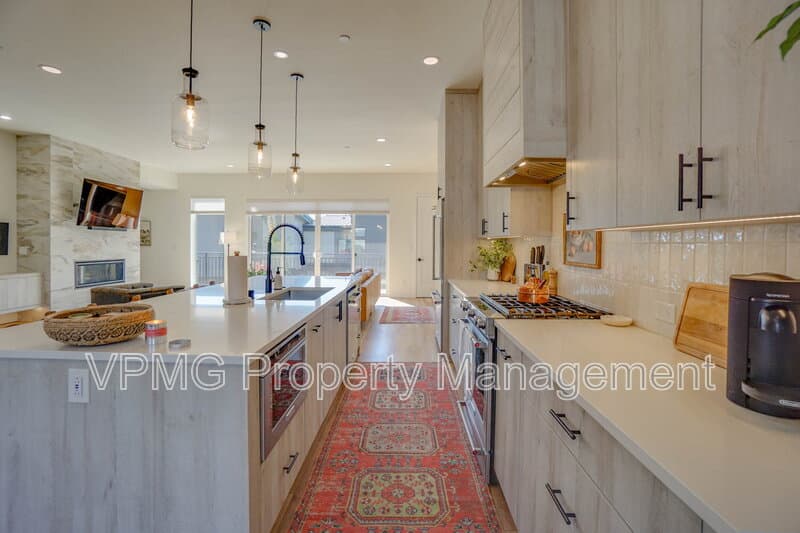 Camas Townhome: 4733 Southeast Ascension Drive