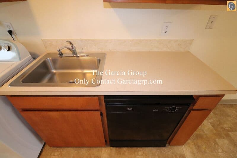 Oregon City Condo: 581 Holmes Lane