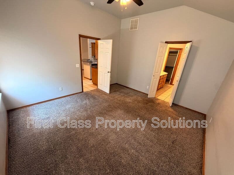 Yukon House: 12306 SW 13th St