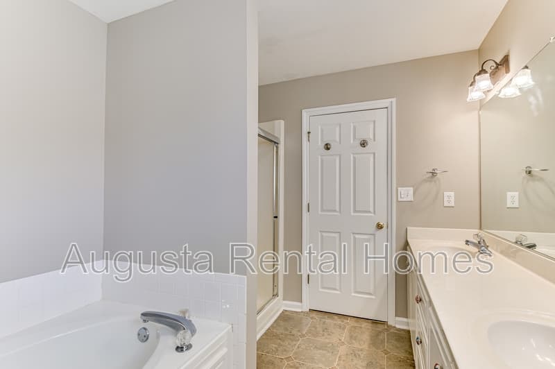 Grovetown House: 223 Taylor Circle