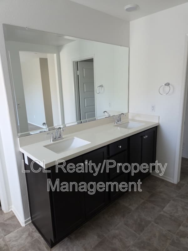 Lake Elsinore Condo: 32855 Crown Point Ln