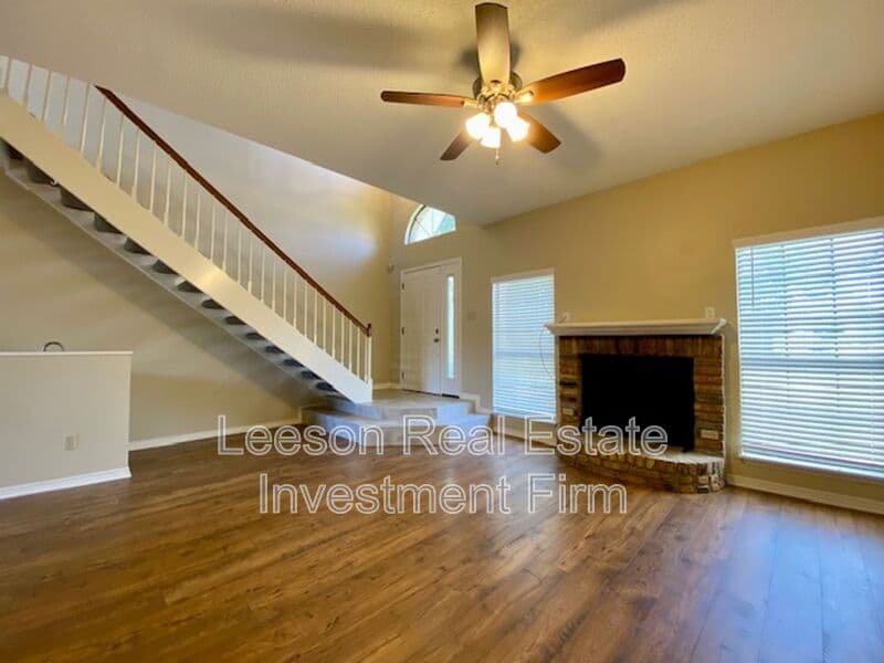 SHREVEPORT House: 9221 Ellerbe Rd.