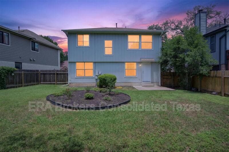 Austin House: 7601 Windrush Dr