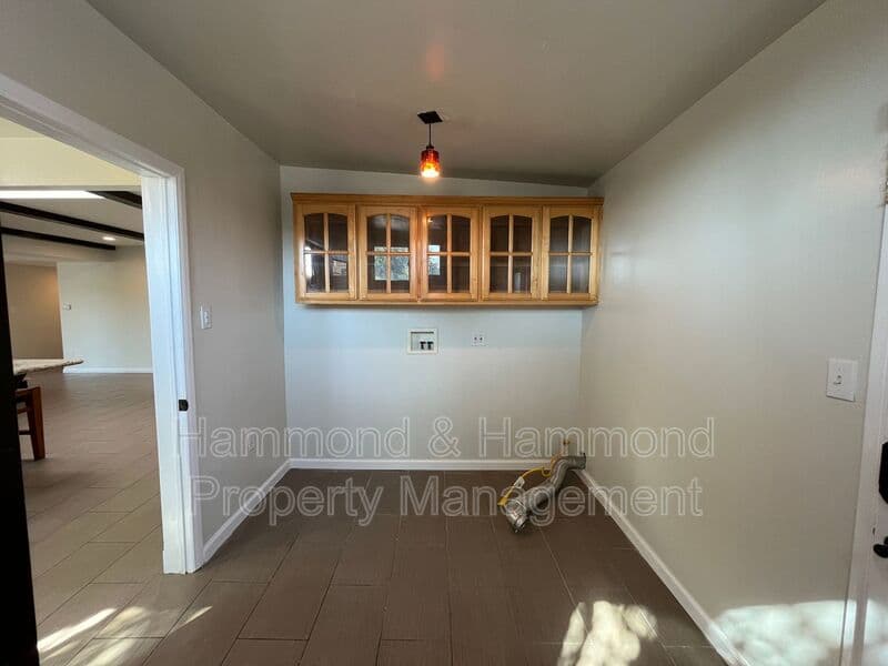 Granada Hills House: 16751 San Fernando Mission Blvd.