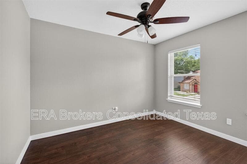 Austin House: 7601 Windrush Dr