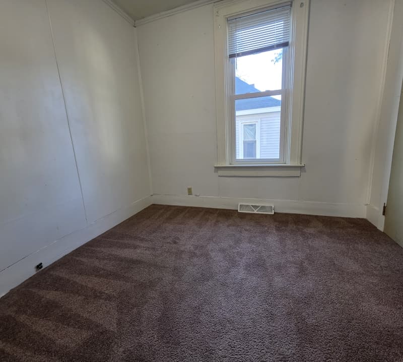 Oshkosh Condo: 632 Bay Shore Drive - Lower