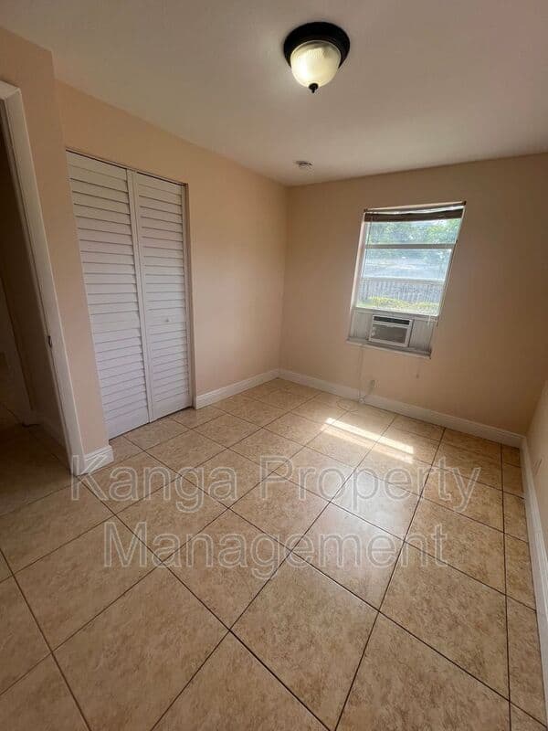 Lake Worth Condo: 4821 Vermont Ave