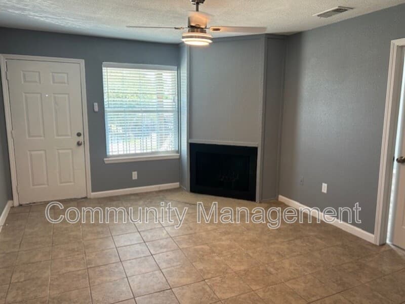 Baton Rouge Condo: 8219 Skysail Ave