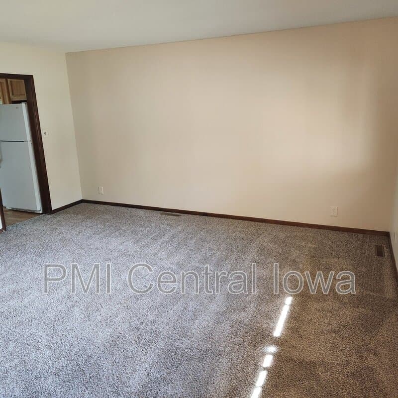 Windsor Heights Condo: 6615 Washington Ave