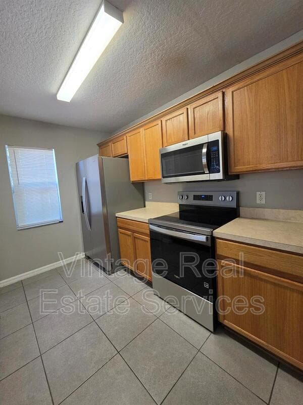 Valrico House: 3342 Spy Tower Ct