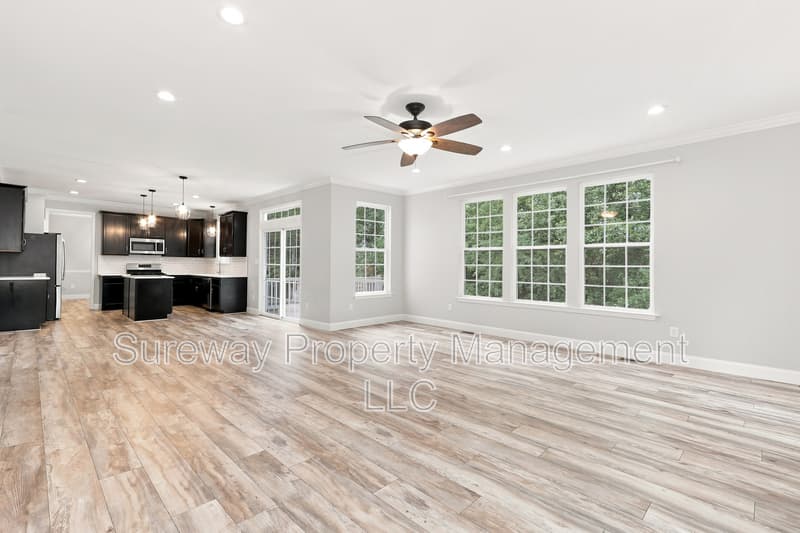 Pemberton House: 13 Grist Mill Ct