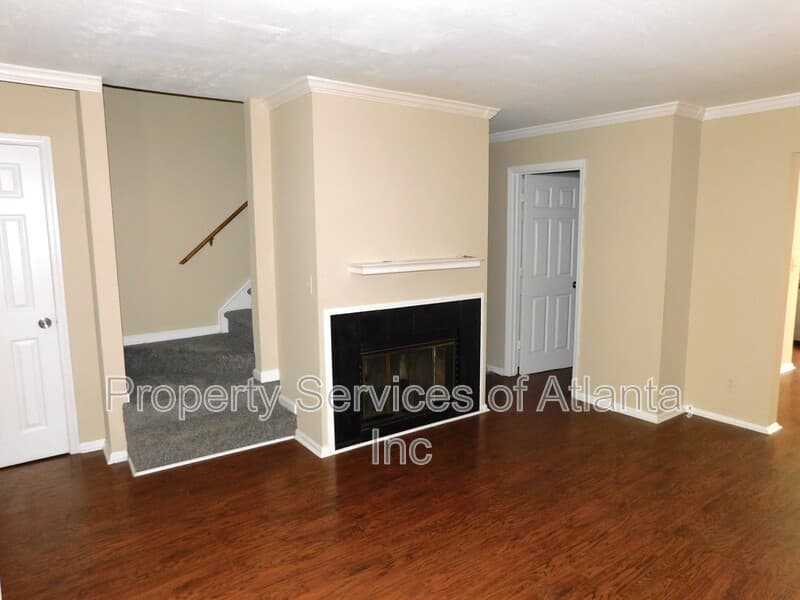 Roswell Townhome: 192 High Creek Dr