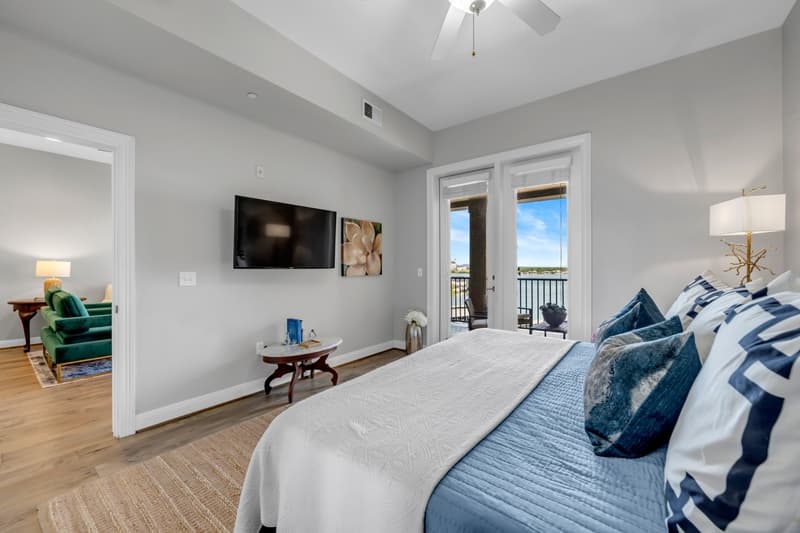 Horseshoe Bay Condo: 101 West Bank