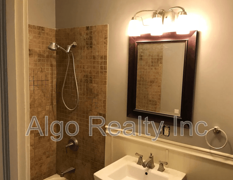 Minneapolis Condo: 3129 Grand Ave S - 1
