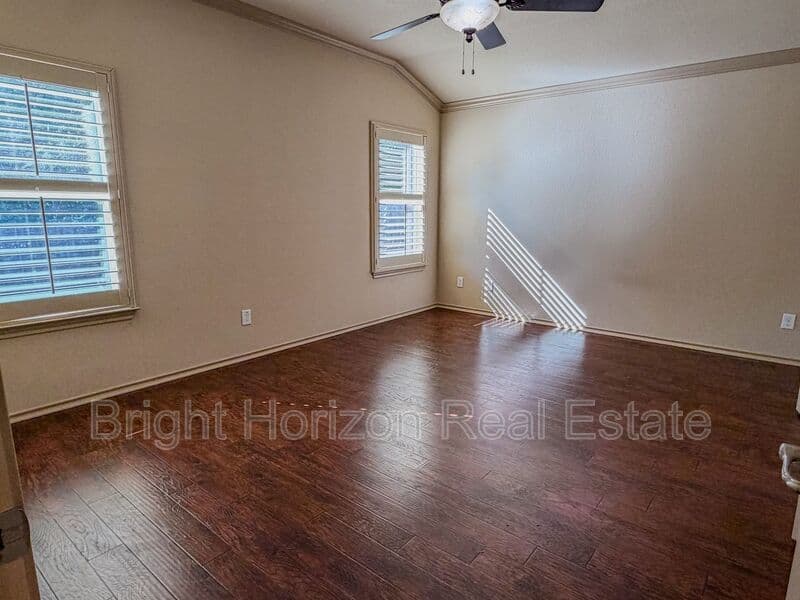 Fort Worth House: 5049 Britton Ridge Lane